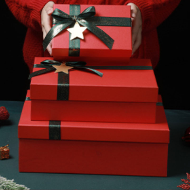 Christmas Gift Boxes with Ribbon Presentation